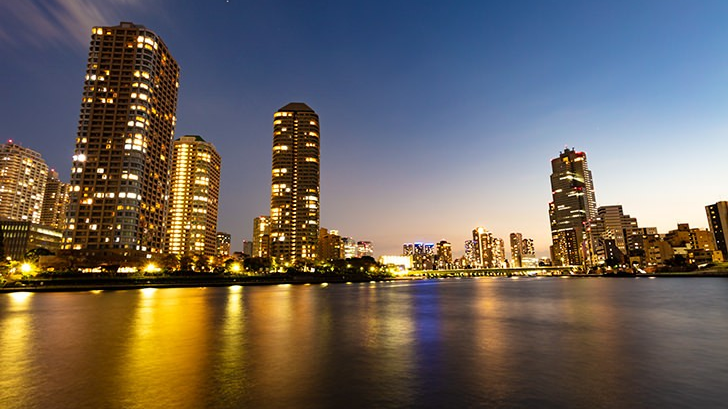 マンションの夜景